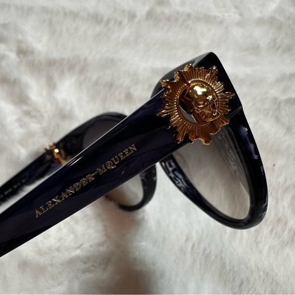Alexander McQueen Stylish Blue sunglasses main image 6